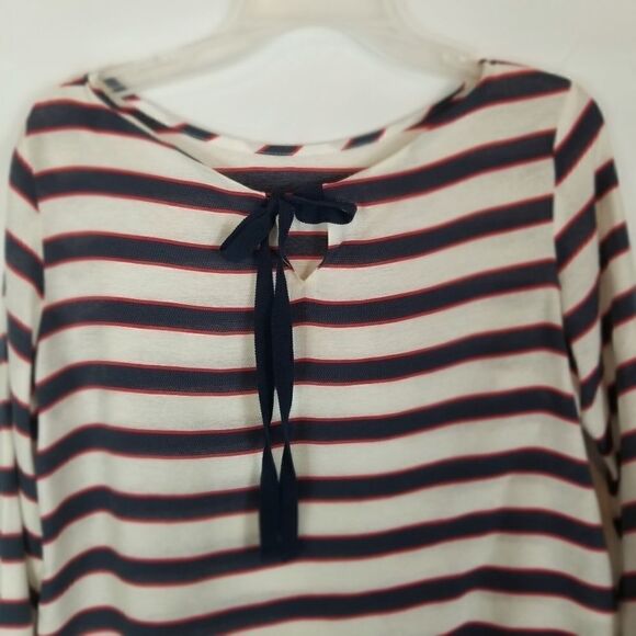 Cute boxy, red white blue top w/tie in back. Sz XS - Picture 9 of 10